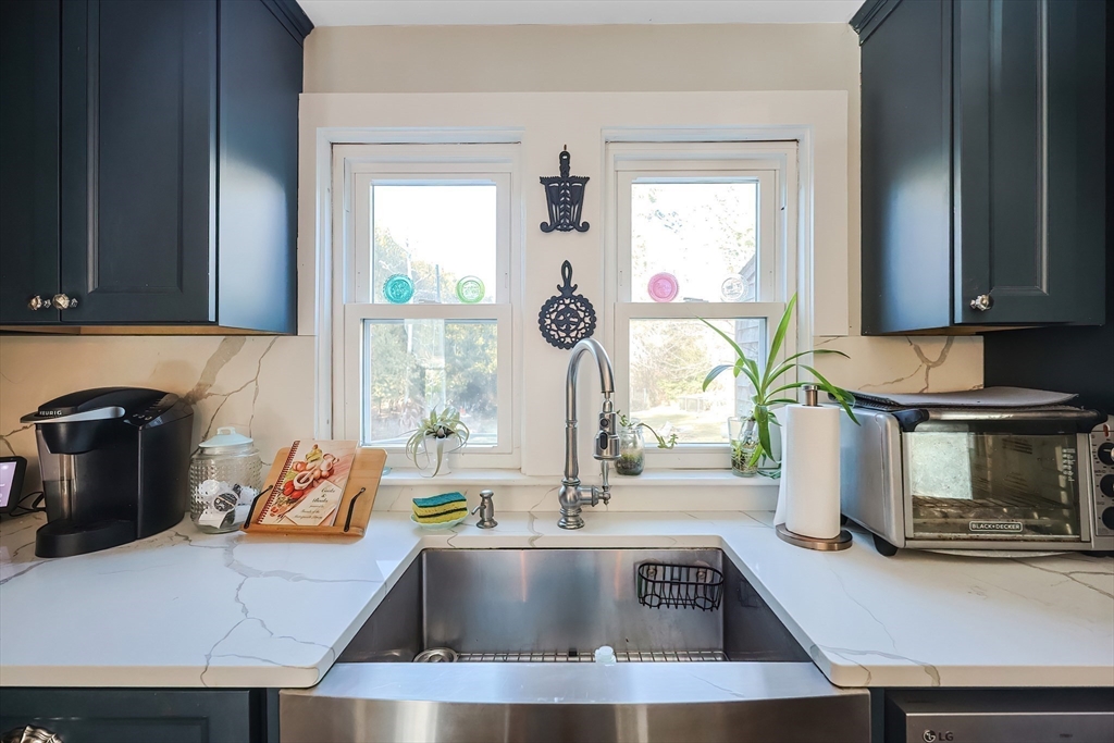 110 Acushnet Road Mattapoisett, MA 02739 - Photo 9 of 29 Gallery Image 9
