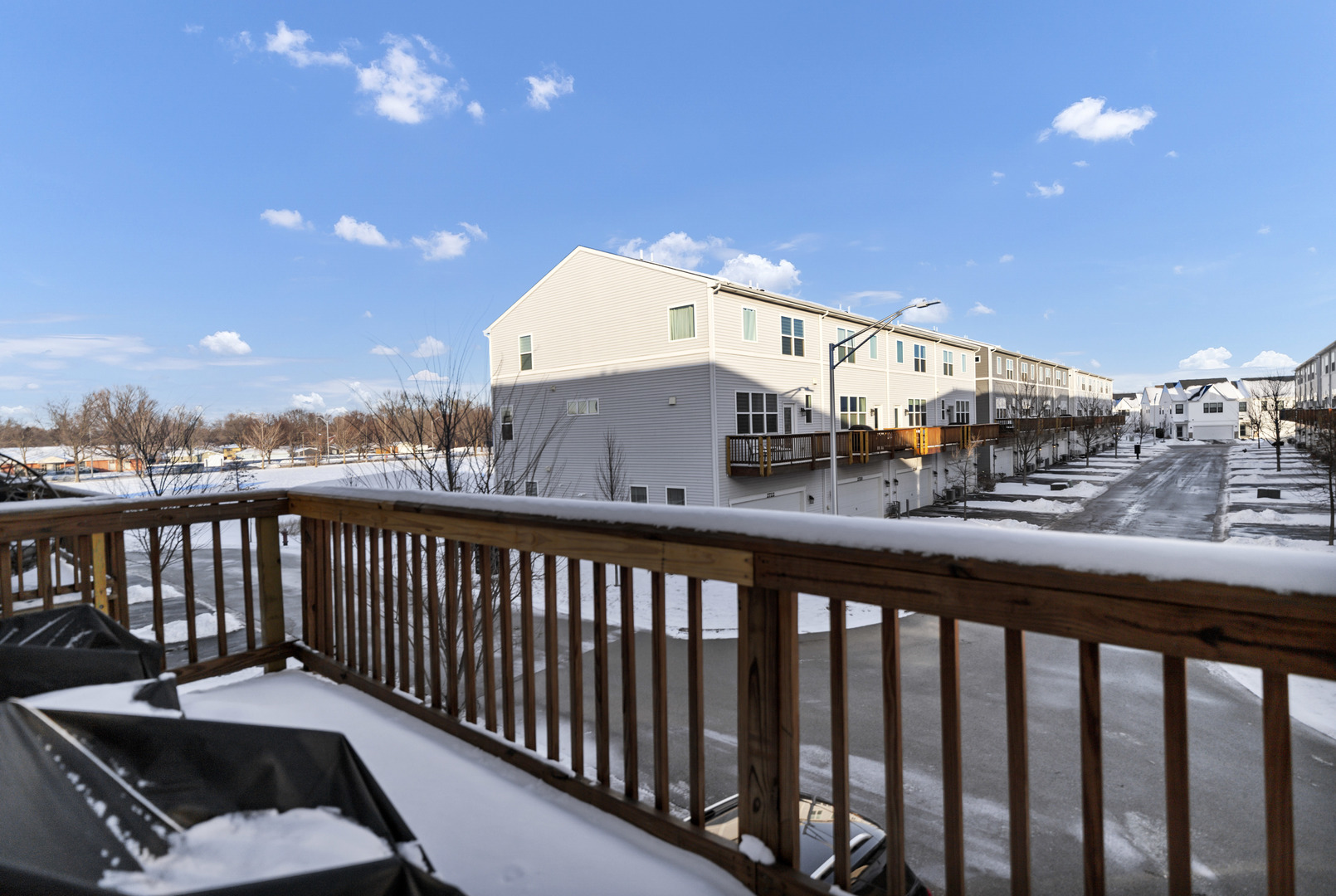 3209 Trillium Circle Rolling Meadows, IL 60008 - Photo 12 of 30 a view of city from a balcony