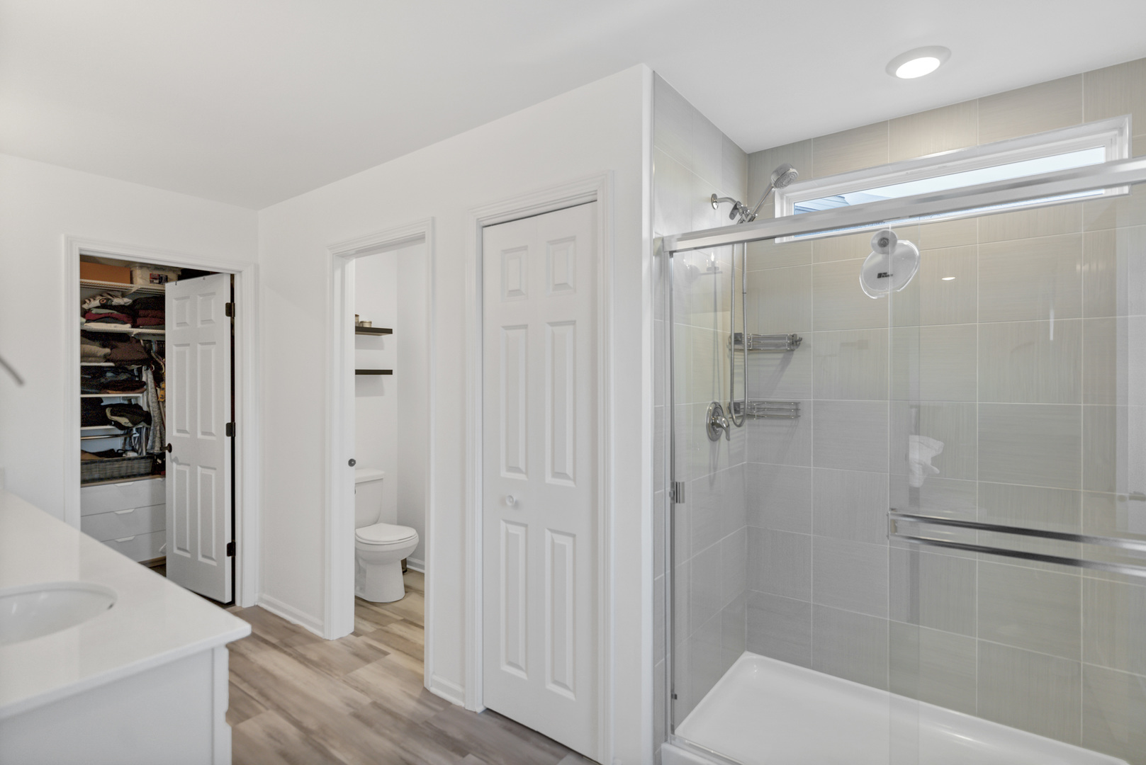 3209 Trillium Circle Rolling Meadows, IL 60008 - Photo 16 of 30 a bathroom with a shower and a sink