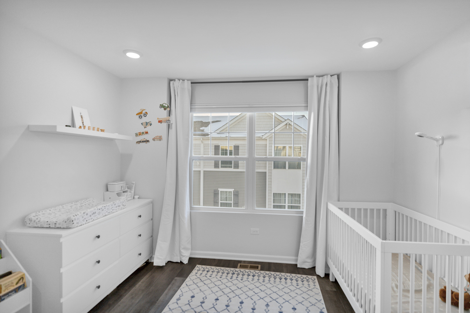 3209 Trillium Circle Rolling Meadows, IL 60008 - Photo 21 of 30 a bathroom with a bathtub and a sink