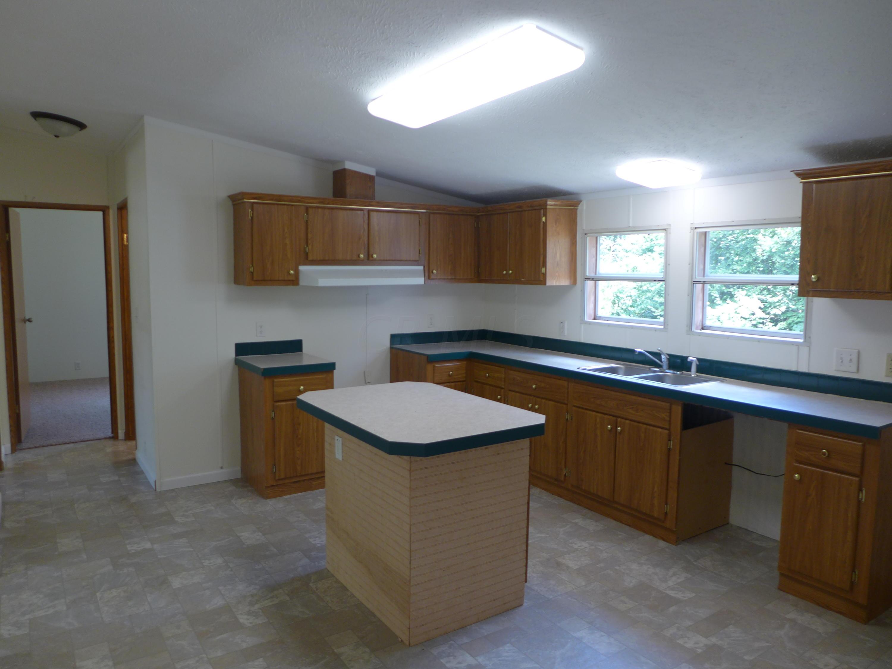 7280 Bohemian Road Southeast Corning, OH 43730 - Photo 10 of 12