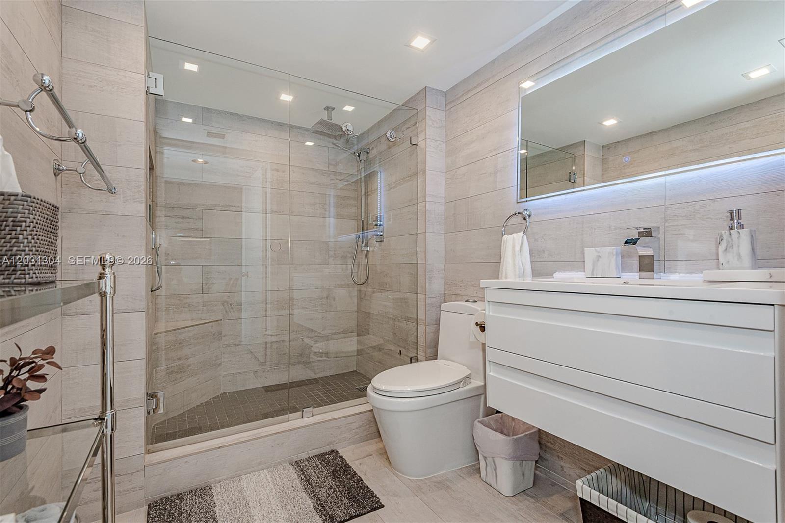 90 Alton Road, Unit 2506 Miami Beach, FL 33139 - Photo 19 of 22