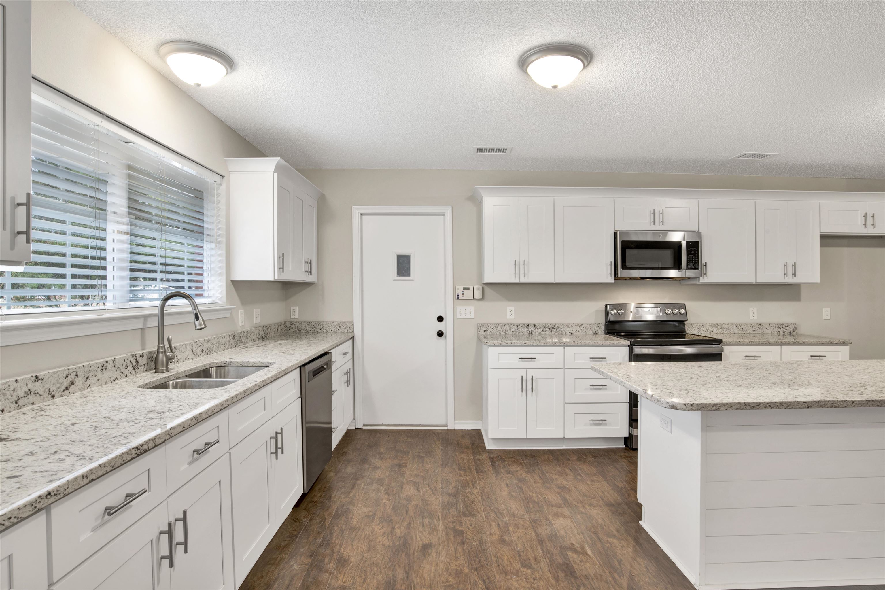 202 Madison Lane Foley, AL 36535 - Photo 8 of 25