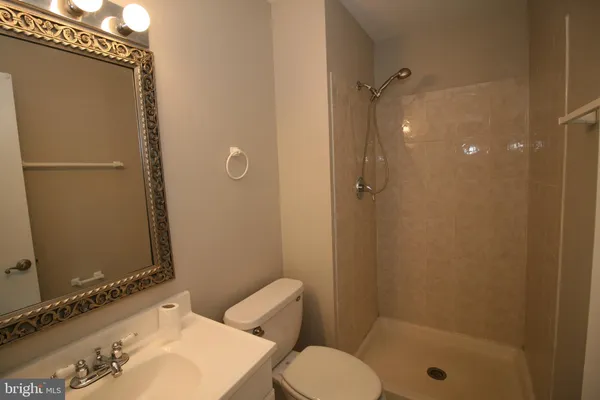 $2,400 | 114 Barnsfield Court, Unit 219, Gaithersburg, MD 20878