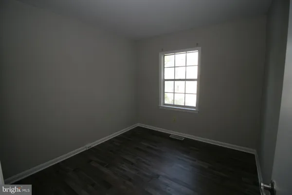 $2,400 | 114 Barnsfield Court, Unit 219, Gaithersburg, MD 20878