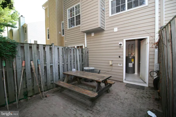 $2,400 | 114 Barnsfield Court, Unit 219, Gaithersburg, MD 20878