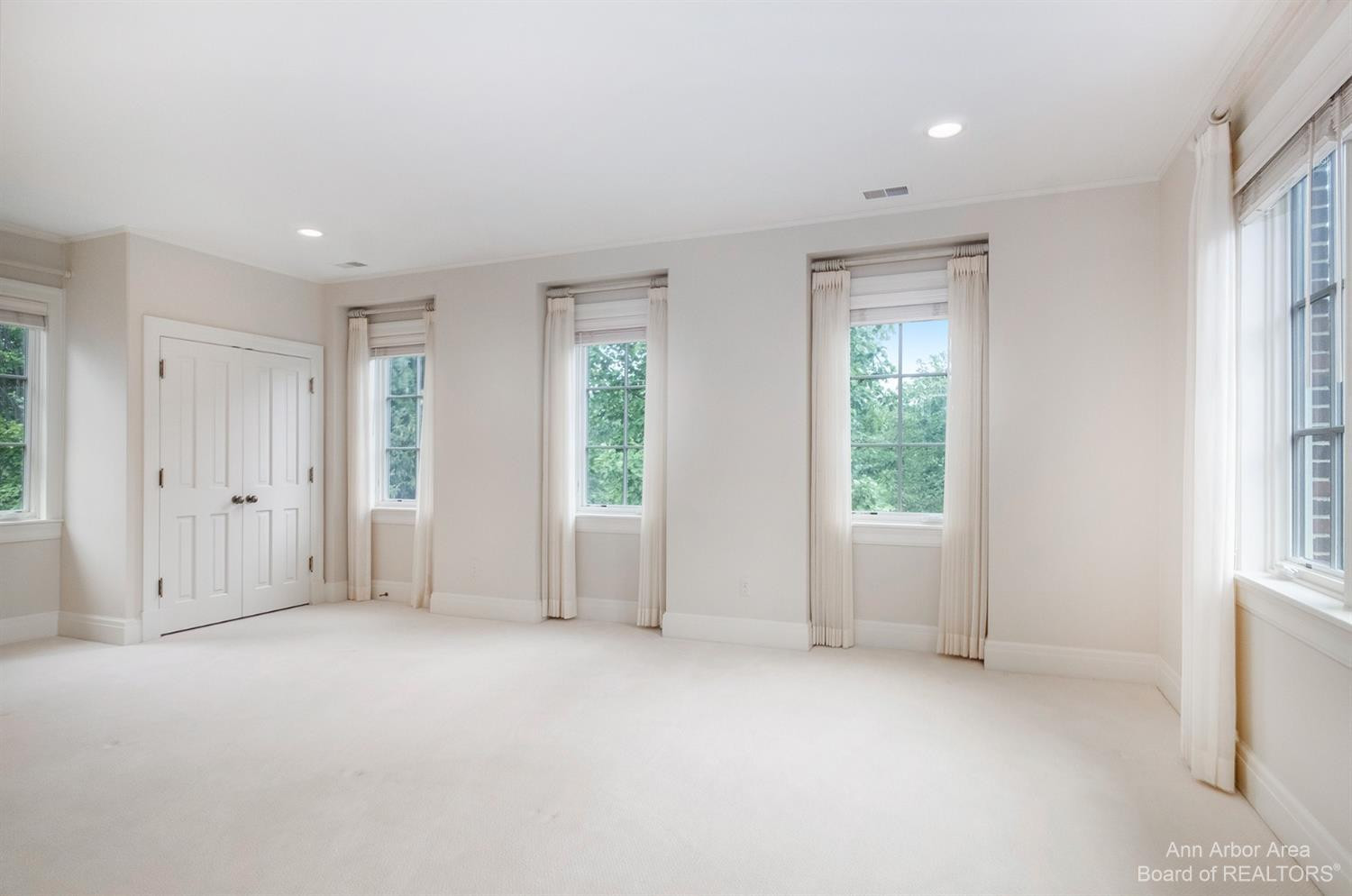2106 Londonderry Road Ann Arbor, MI 48104 - Photo 46 of 75 Photo 46