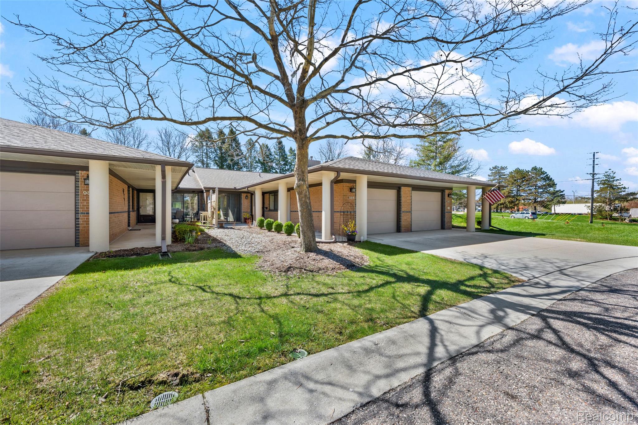 985 Wexford Way, Unit 34 Rochester, MI 48307 - Photo 1 of 31 1aa 985 Wexford Way.jpg