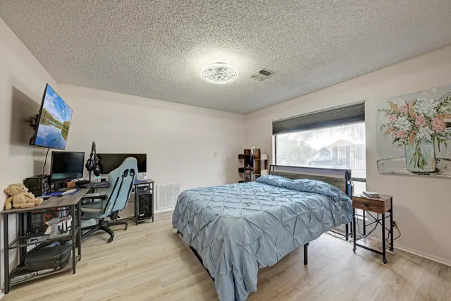 $399,900 | 125 Winding Way, Sunrise Beach, TX 78643