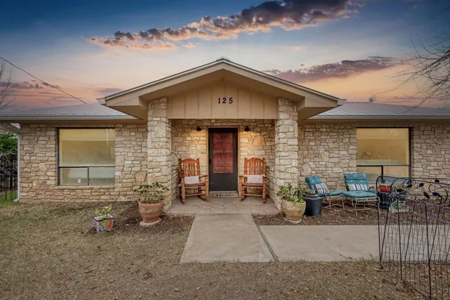 $399,900 | 125 Winding Way, Sunrise Beach, TX 78643