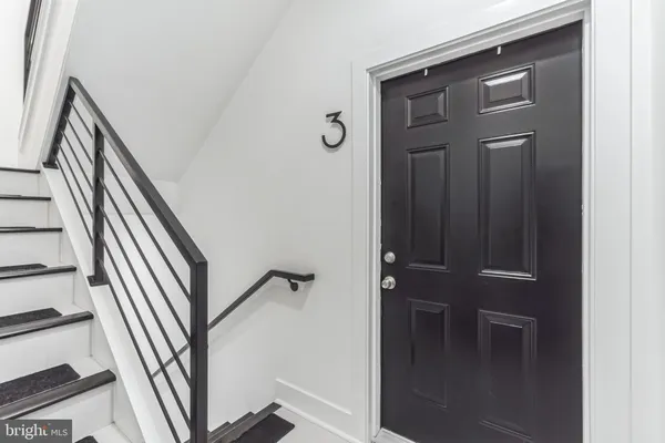 $2,150 | 33 Florida Avenue Northeast, Unit 3, Washington, DC 20002