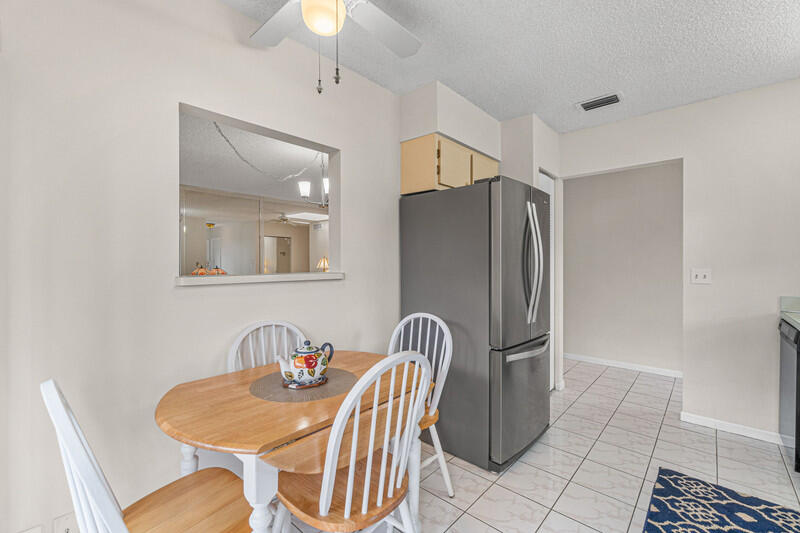 8756 Rheims Road Boca Raton, FL 33496 - Photo 5 of 21 Sebar phto 11
