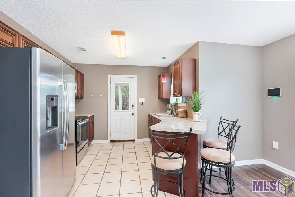 33877 Cedar Ridge Court Denham Springs, LA 70706 - Photo 5 of 22 Gallery Image 5