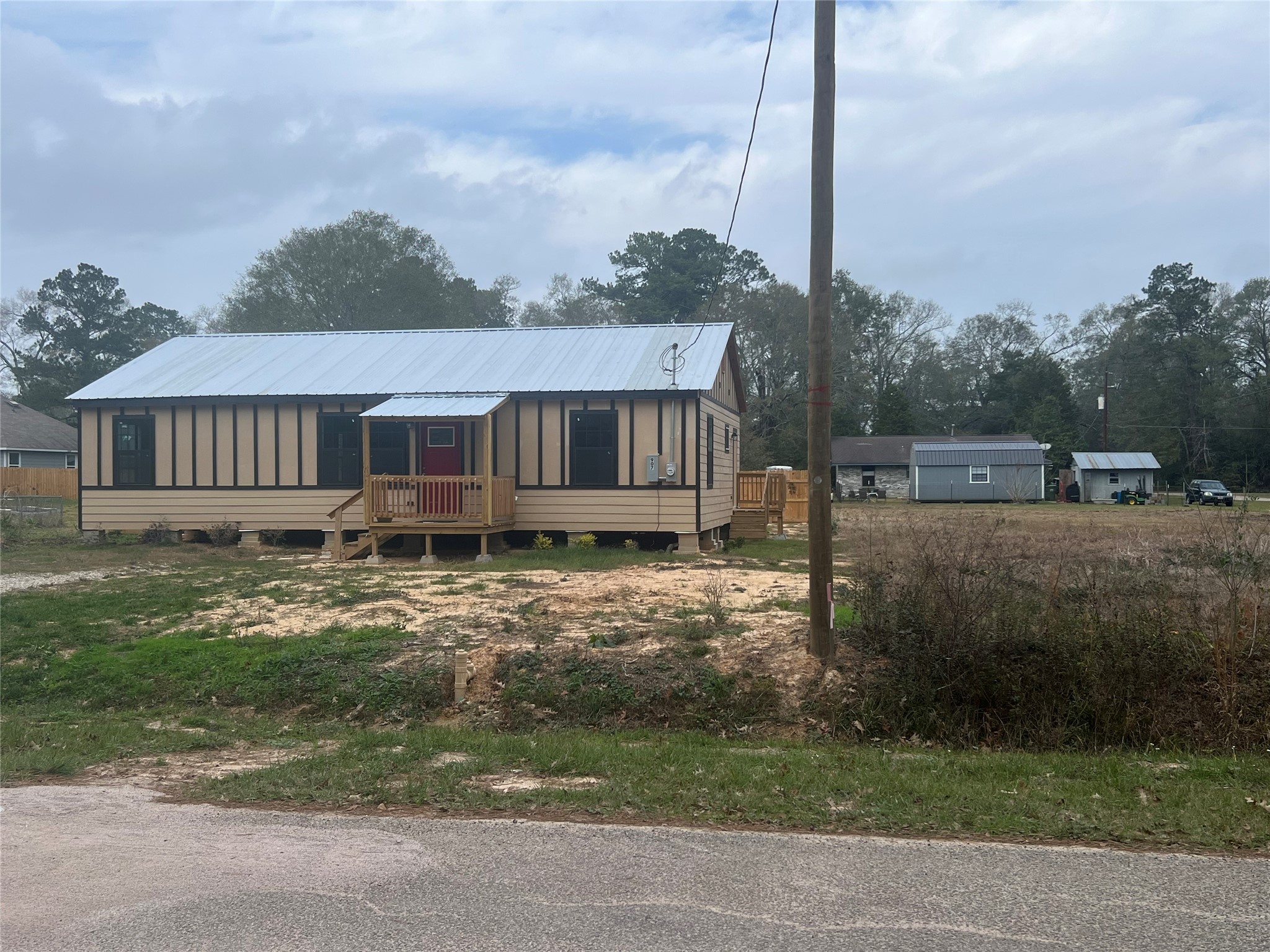 907 Daniel Street Cleveland, TX 77327 - Photo 2 of 45 This NEW Home is just waiting for YOU!!