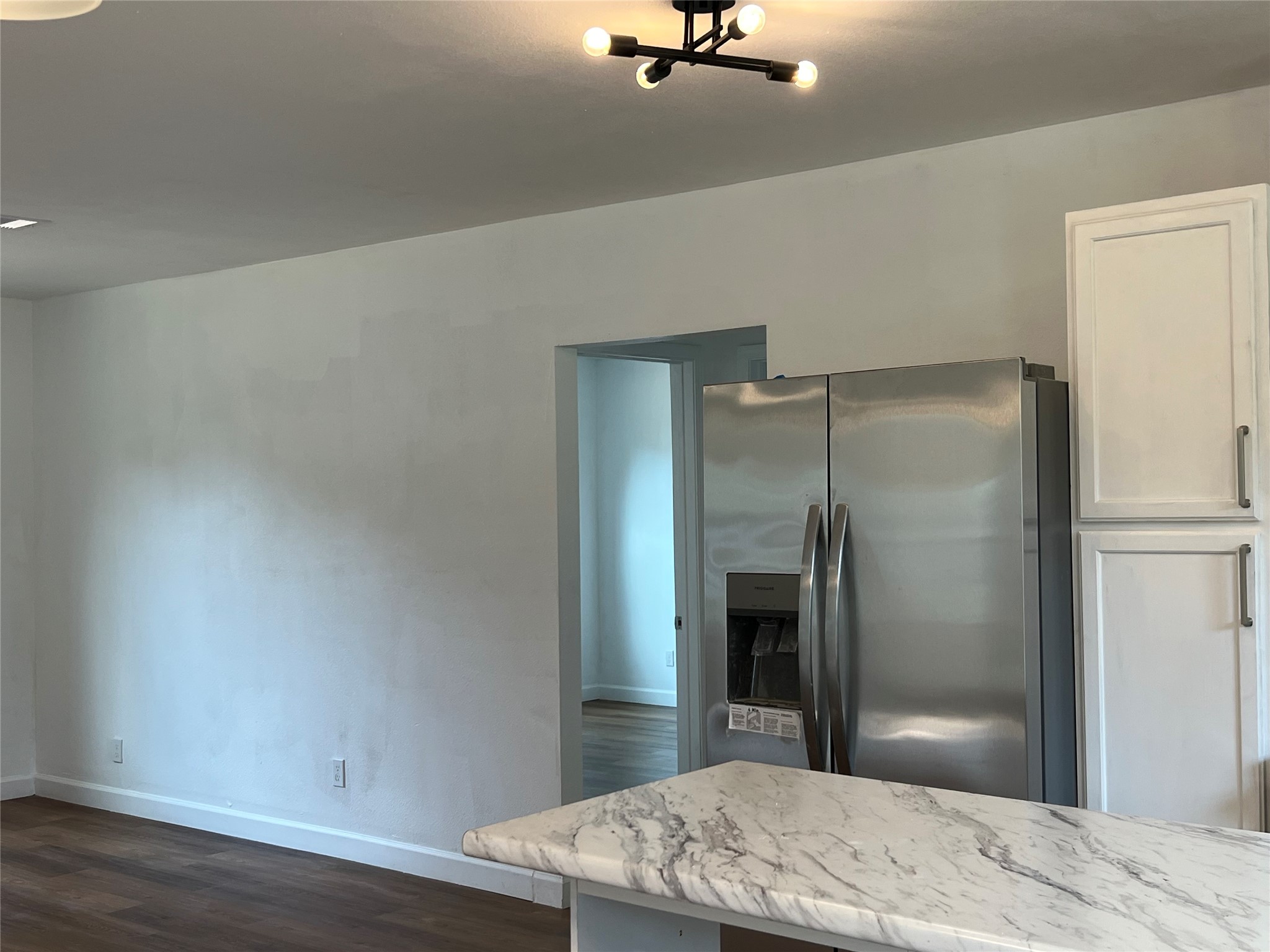 907 Daniel Street Cleveland, TX 77327 - Photo 29 of 45 Refrigerator