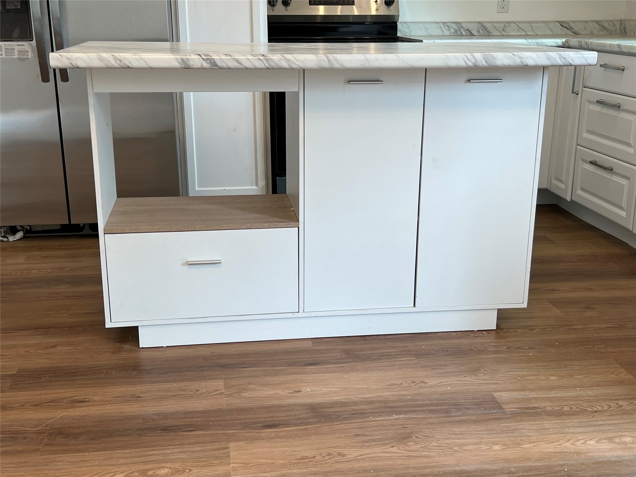 907 Daniel Street Cleveland, TX 77327 - Photo 37 of 45 Lot's of cabinet space in the Island