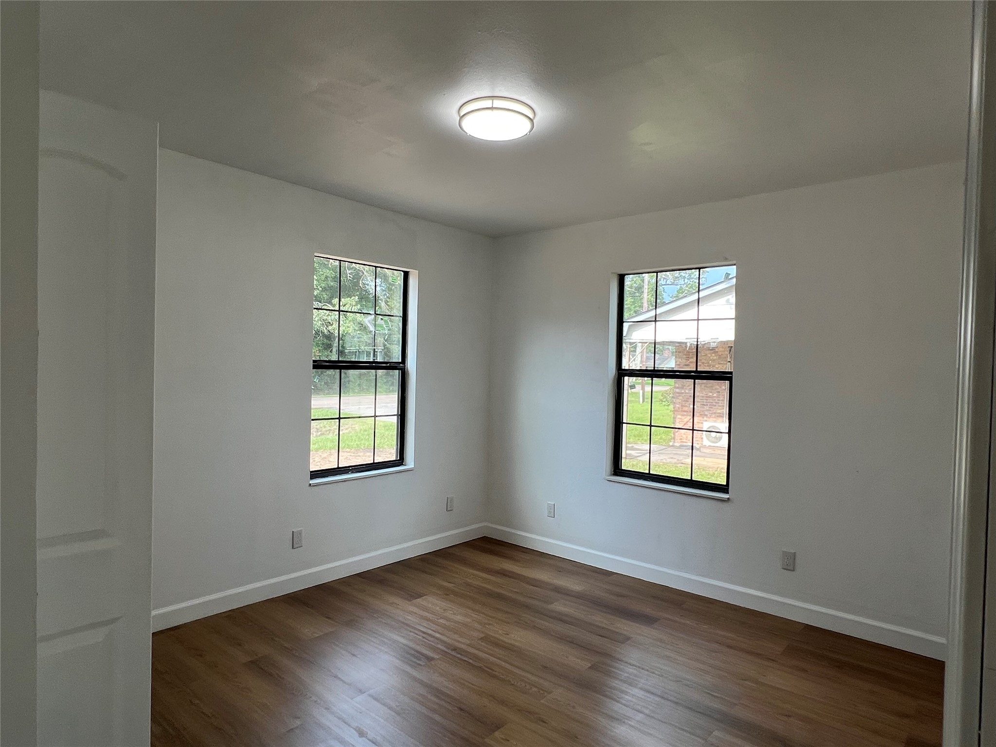 907 Daniel Street Cleveland, TX 77327 - Photo 38 of 45 Second Bed room