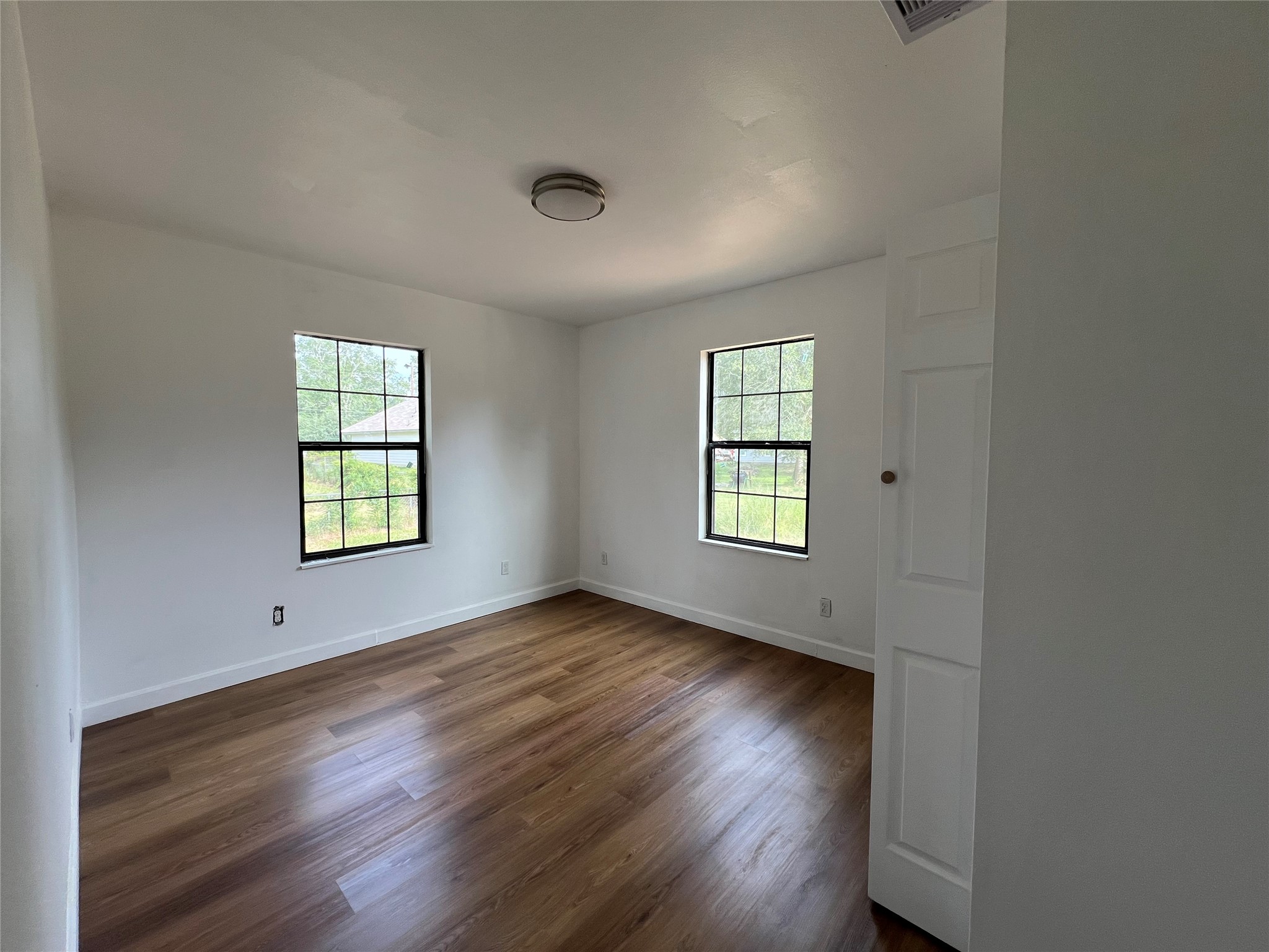 907 Daniel Street Cleveland, TX 77327 - Photo 41 of 45 Third Bed Room