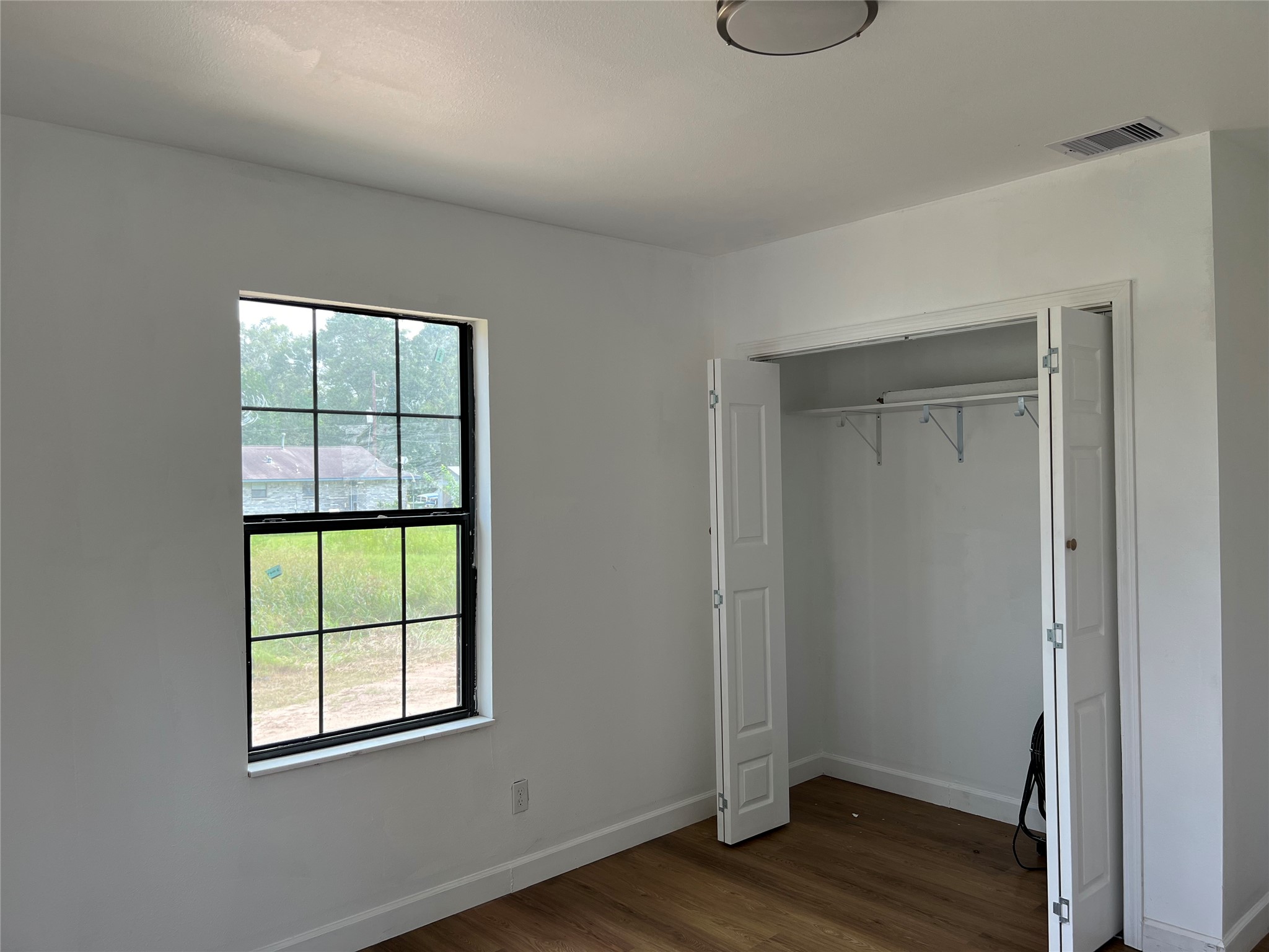 907 Daniel Street Cleveland, TX 77327 - Photo 42 of 45 Closet in third Bed Room