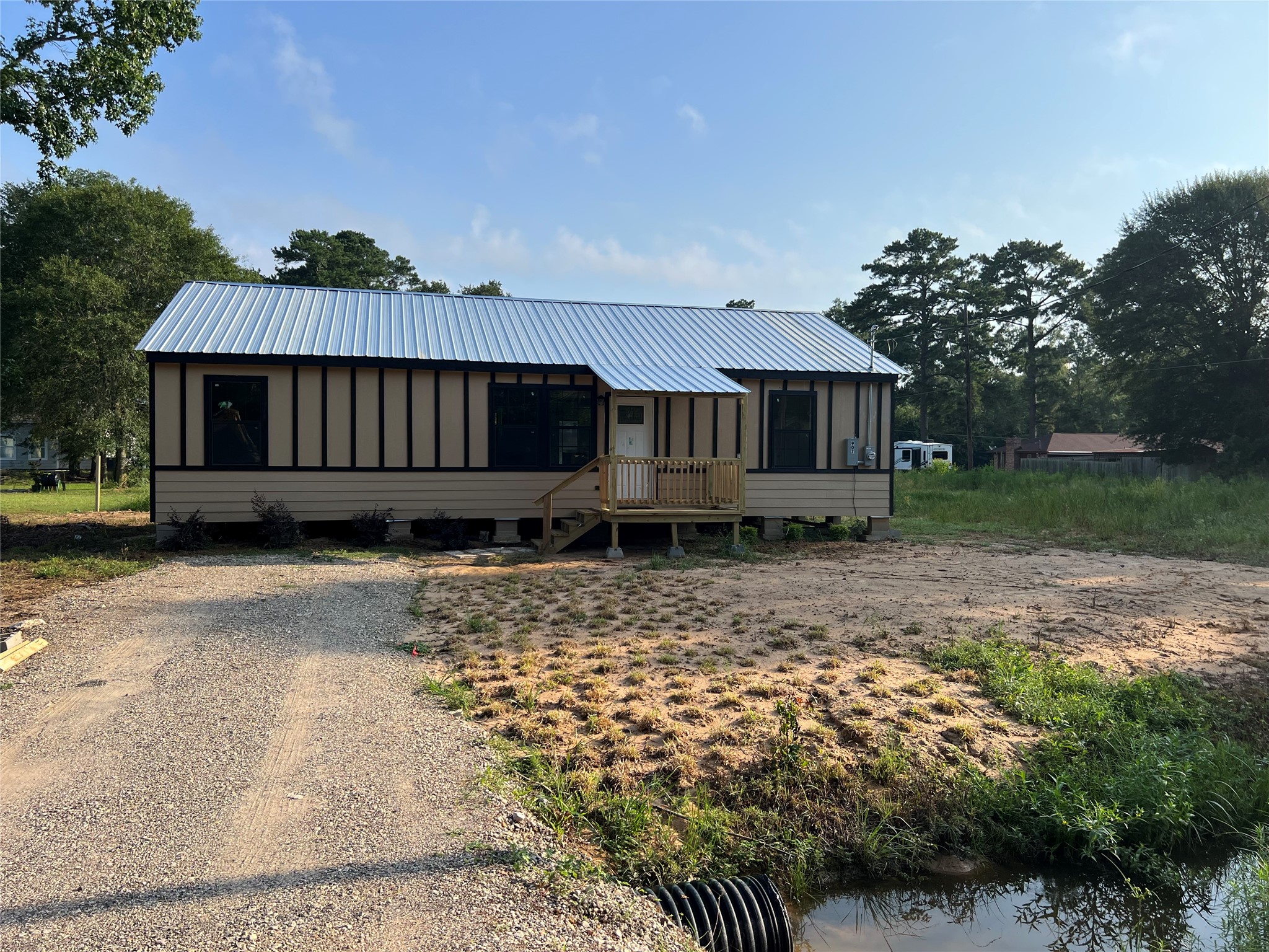 907 Daniel Street Cleveland, TX 77327 - Photo 5 of 45 Looking from the Roadway