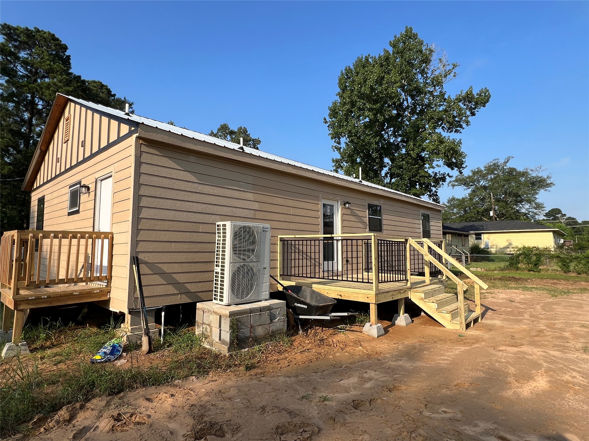 907 Daniel Street Cleveland, TX 77327 - Photo 10 of 45 Back porch Deck