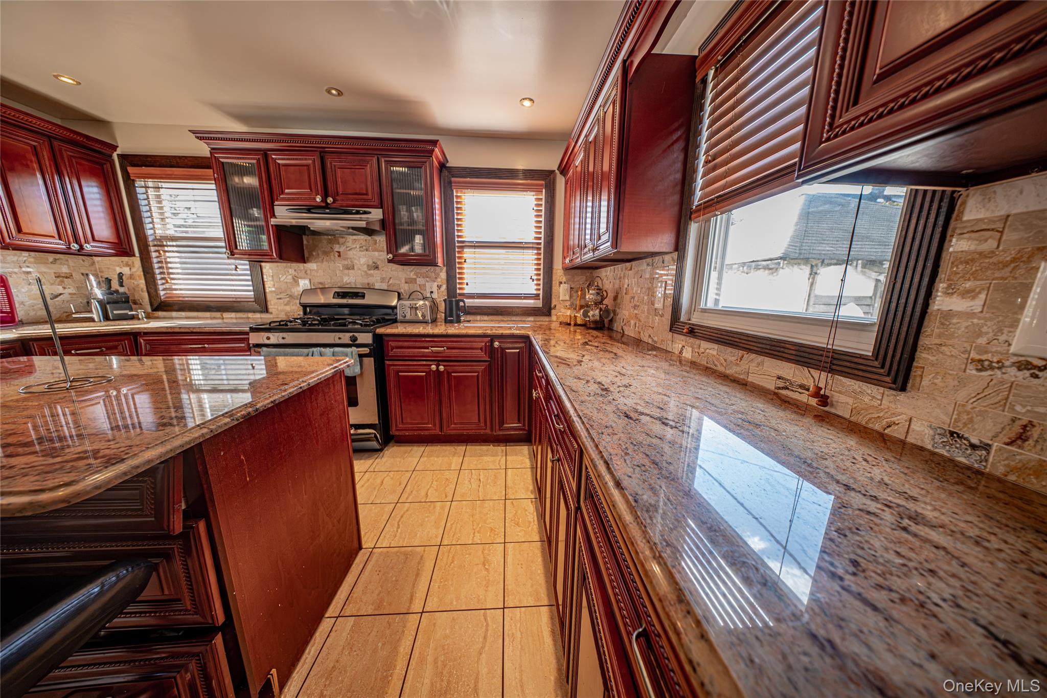 8564 104th Street Queens, NY 11418 - Photo 10 of 24 Gallery Image 10
