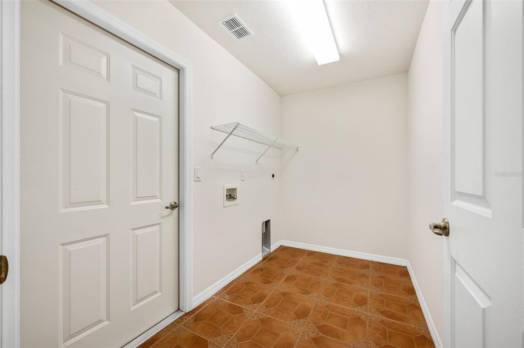 5090 Southeast 28th Street Ocala, FL 34480 - Photo 30 of 35 a view of a room with white walls