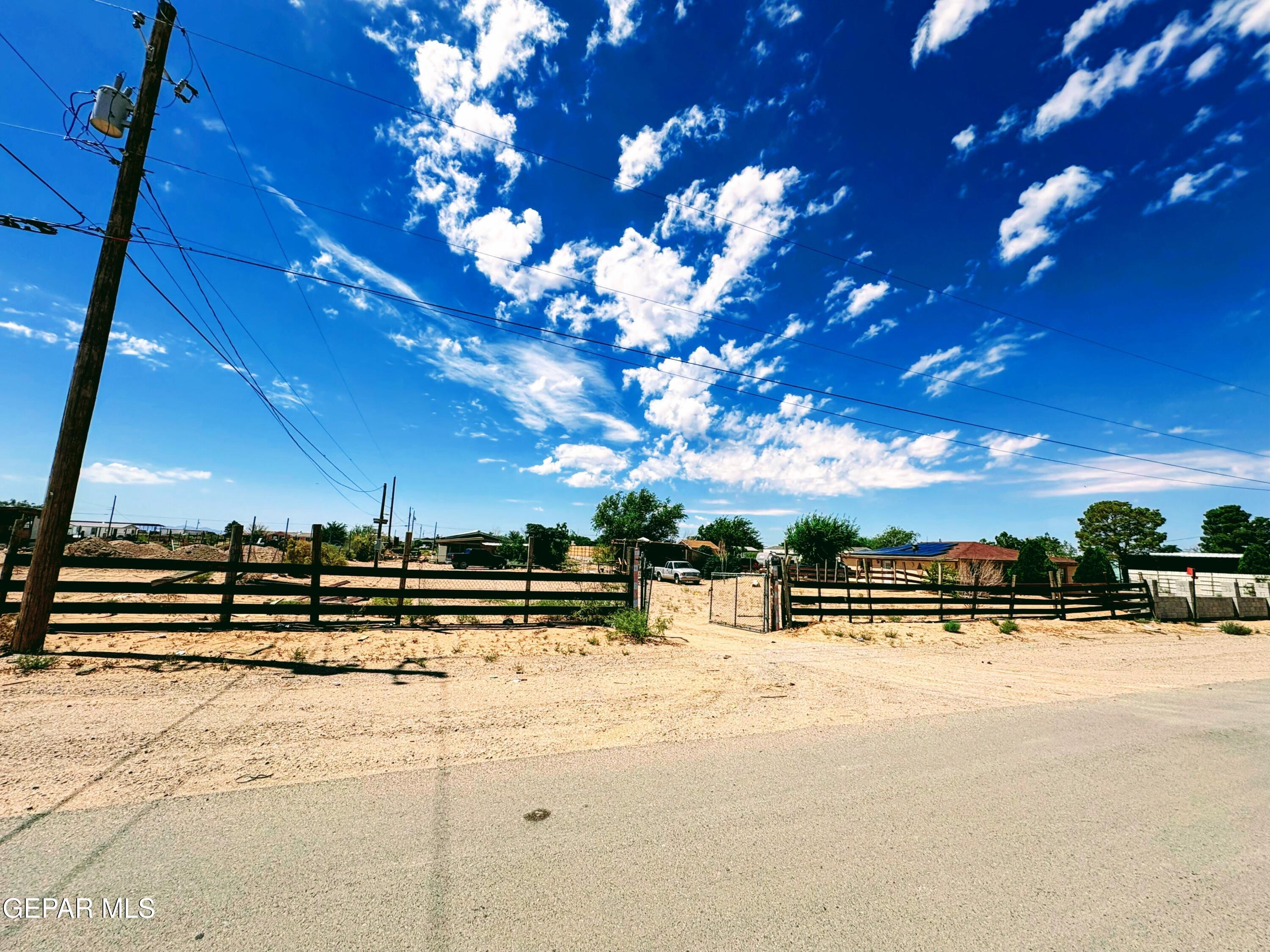 15030 Colonia Tierra Road El Paso, TX 79928 - Photo 5 of 19 IMG_1432
