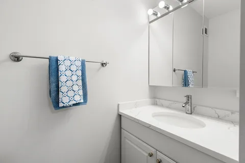 $1,019,000 | 85 East India Row, Unit 14G, Boston, MA 02110