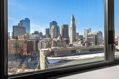 $1,019,000 | 85 East India Row, Unit 14G, Boston, MA 02110