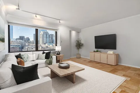 $1,019,000 | 85 East India Row, Unit 14G, Boston, MA 02110