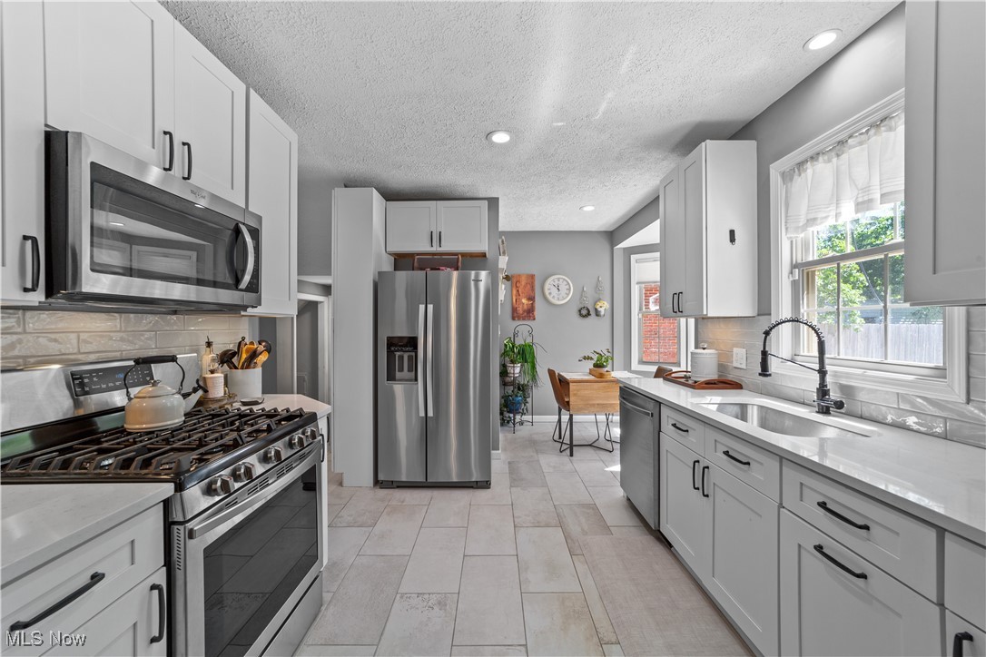 2375 Eardley Road Cleveland, OH 44118 - Photo 13 of 40 Gallery Image 13