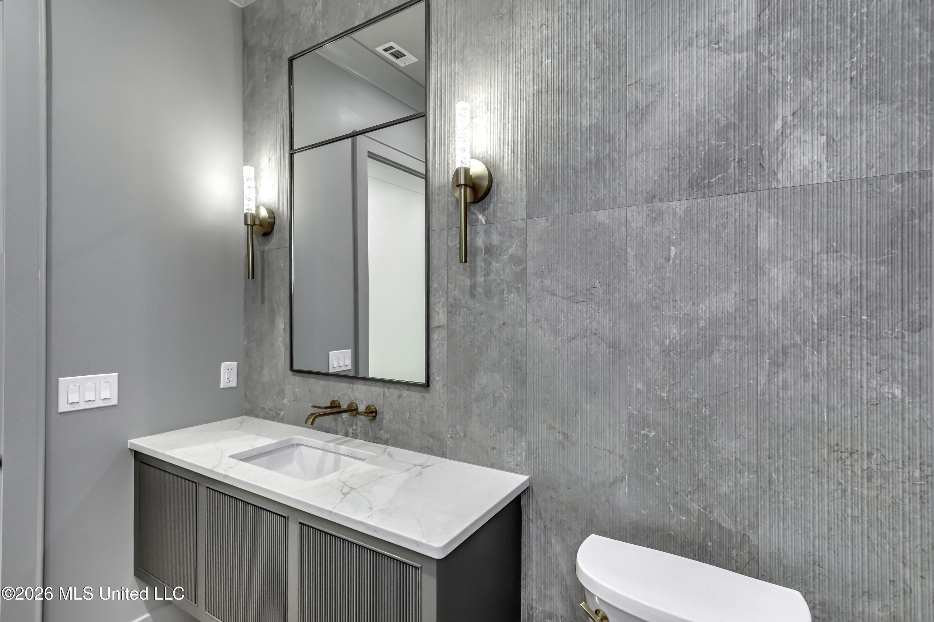 115 Hidden Glades Ridgeland, MS 39157 - Photo 28 of 65 Half Bath