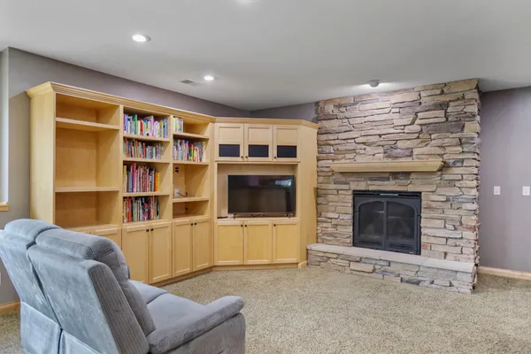 $650,000 | 1929 Woodcrest Drive Northeast, Owatonna, MN 55060
