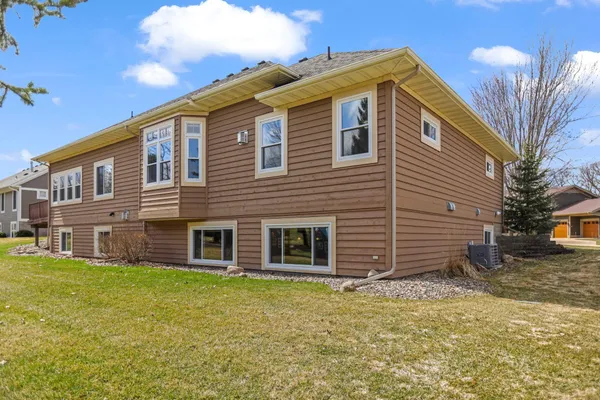 $650,000 | 1929 Woodcrest Drive Northeast, Owatonna, MN 55060