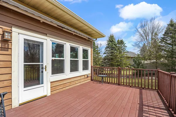 $650,000 | 1929 Woodcrest Drive Northeast, Owatonna, MN 55060
