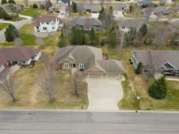 $650,000 | 1929 Woodcrest Drive Northeast, Owatonna, MN 55060