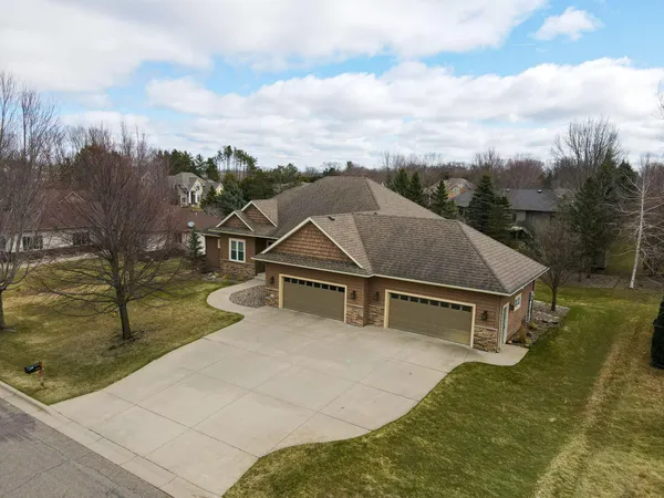 $650,000 | 1929 Woodcrest Drive Northeast, Owatonna, MN 55060