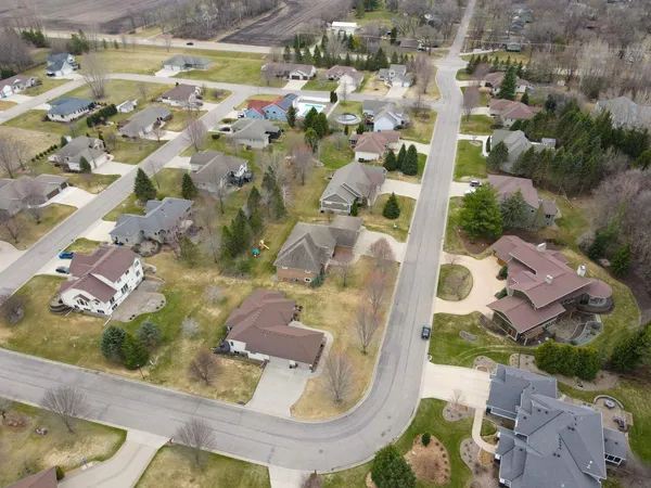 $650,000 | 1929 Woodcrest Drive Northeast, Owatonna, MN 55060
