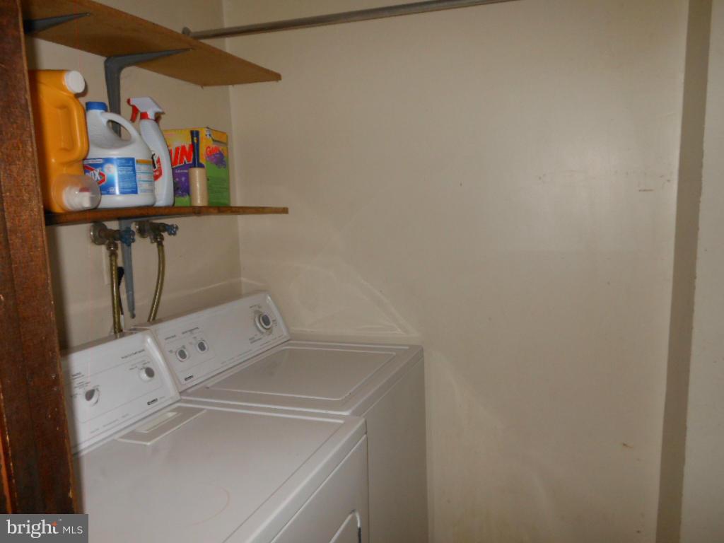149 Magnolia Road Sterling, VA 20164 - Photo 18 of 27 Laundry room