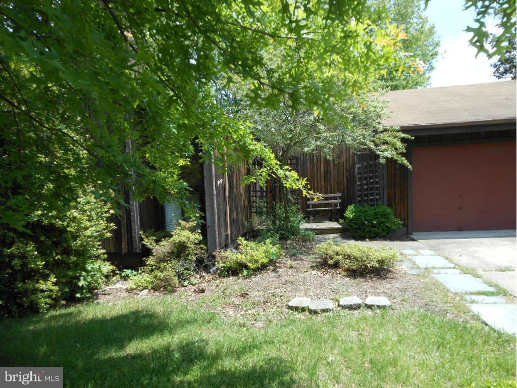 149 Magnolia Road Sterling, VA 20164 - Photo 6 of 27 Entrance