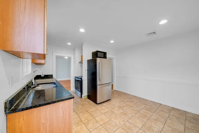 $3,300 | 127 Henry Avenue, Unit 2A, Lynn, MA 01902