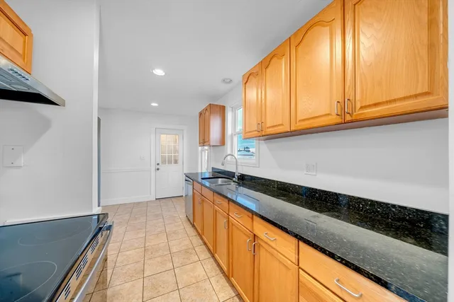 $3,300 | 127 Henry Avenue, Unit 2A, Lynn, MA 01902