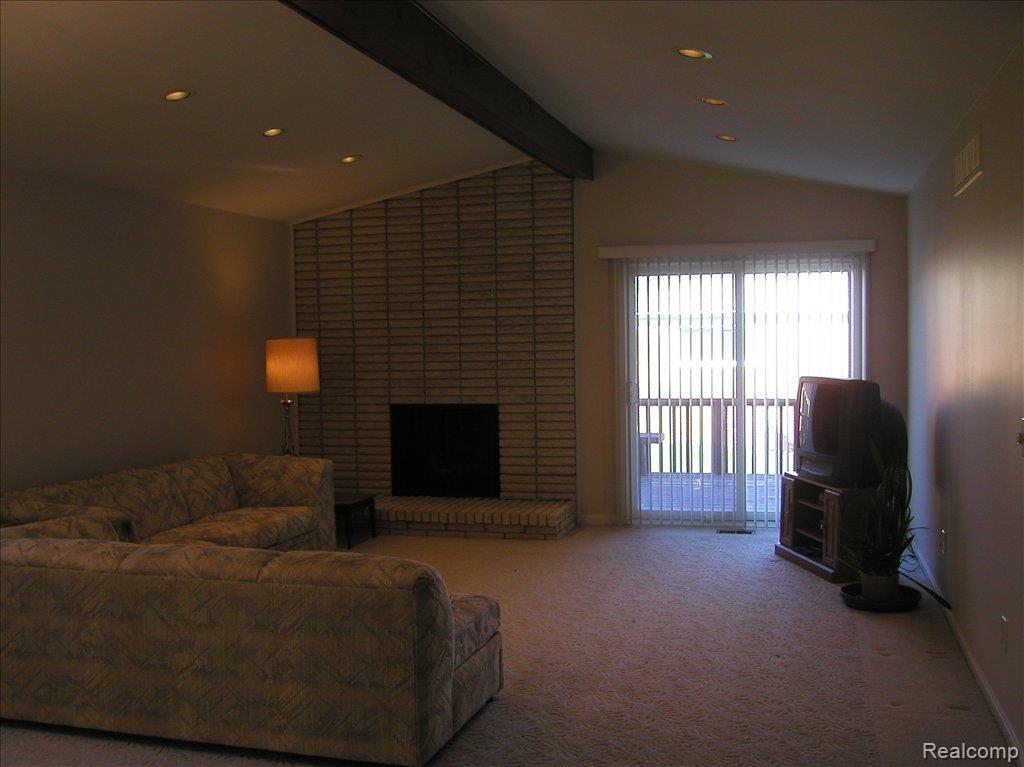 15187 Raphael Terrace Warren, MI 48088 - Photo 5 of 14 Great/Liv Rm (View 1)