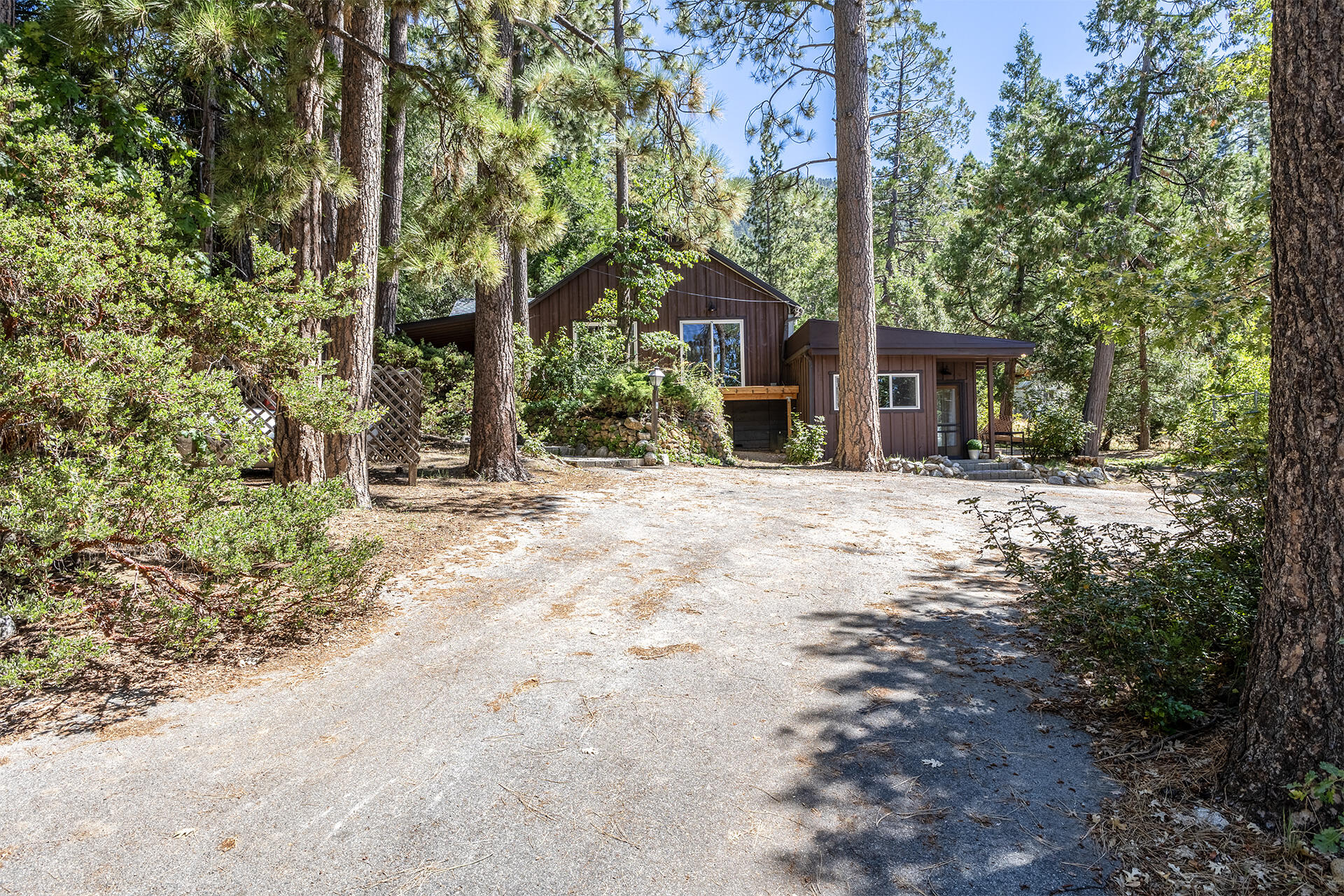 25460 Lodge Road Idyllwild, CA 92549 - Photo 5 of 78 6R5A7763-HDR