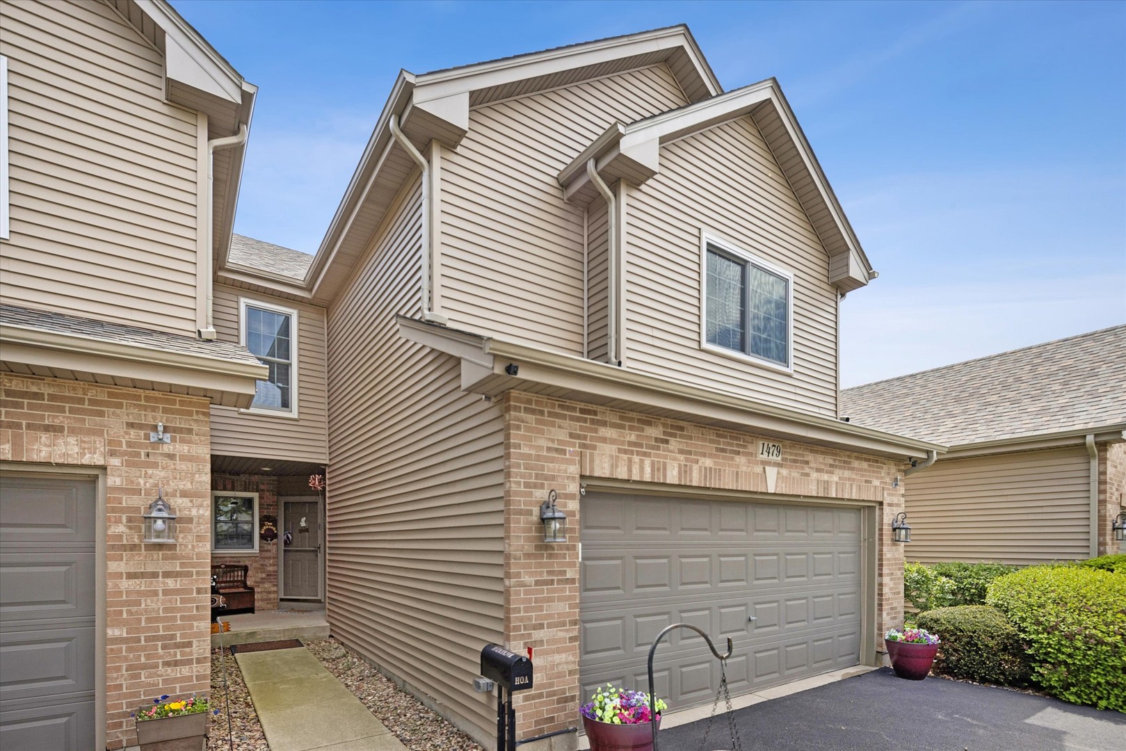 1479 Mackenzie Lane Elgin, IL 60120 - Photo 1 of 26