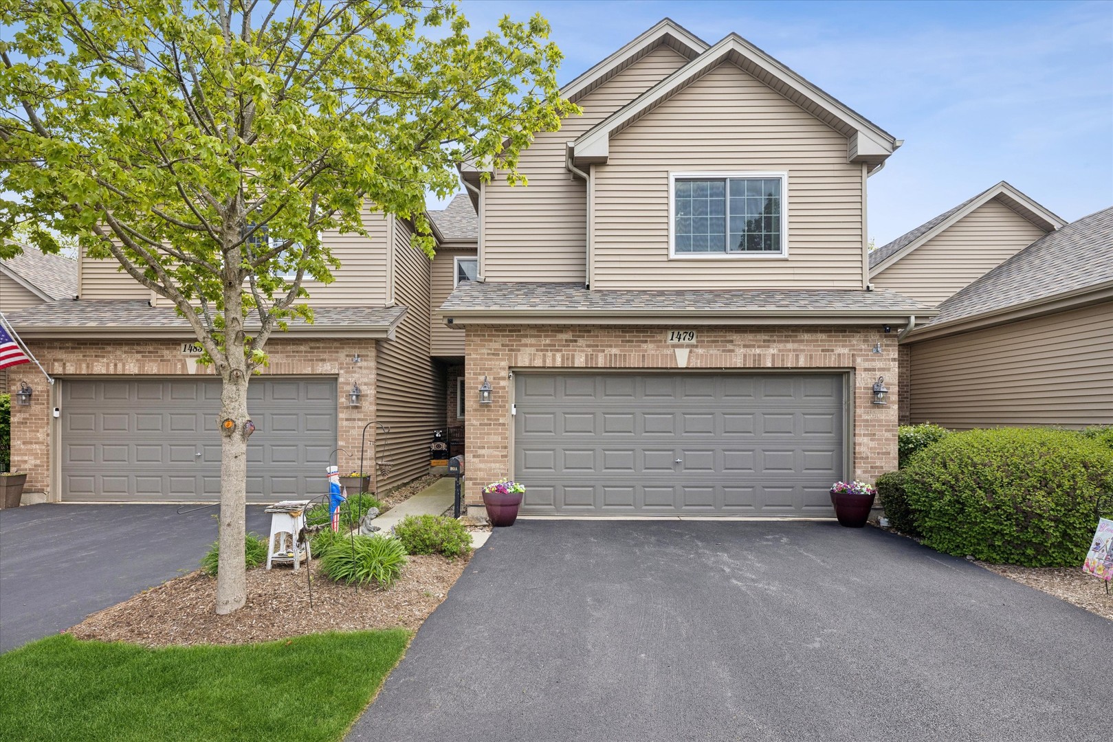 1479 Mackenzie Lane Elgin, IL 60120 - Photo 2 of 26