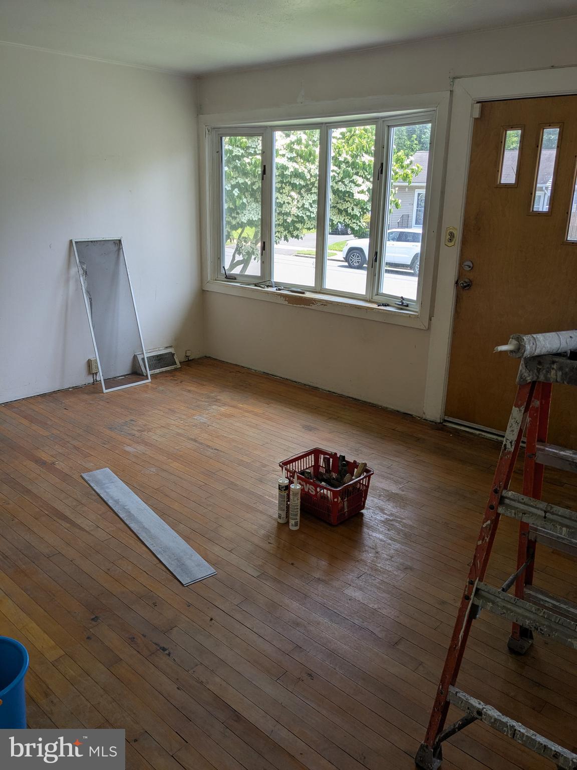 195 Franklyn Road Trenton, NJ 08628 - Photo 4 of 22 Gallery Image 4