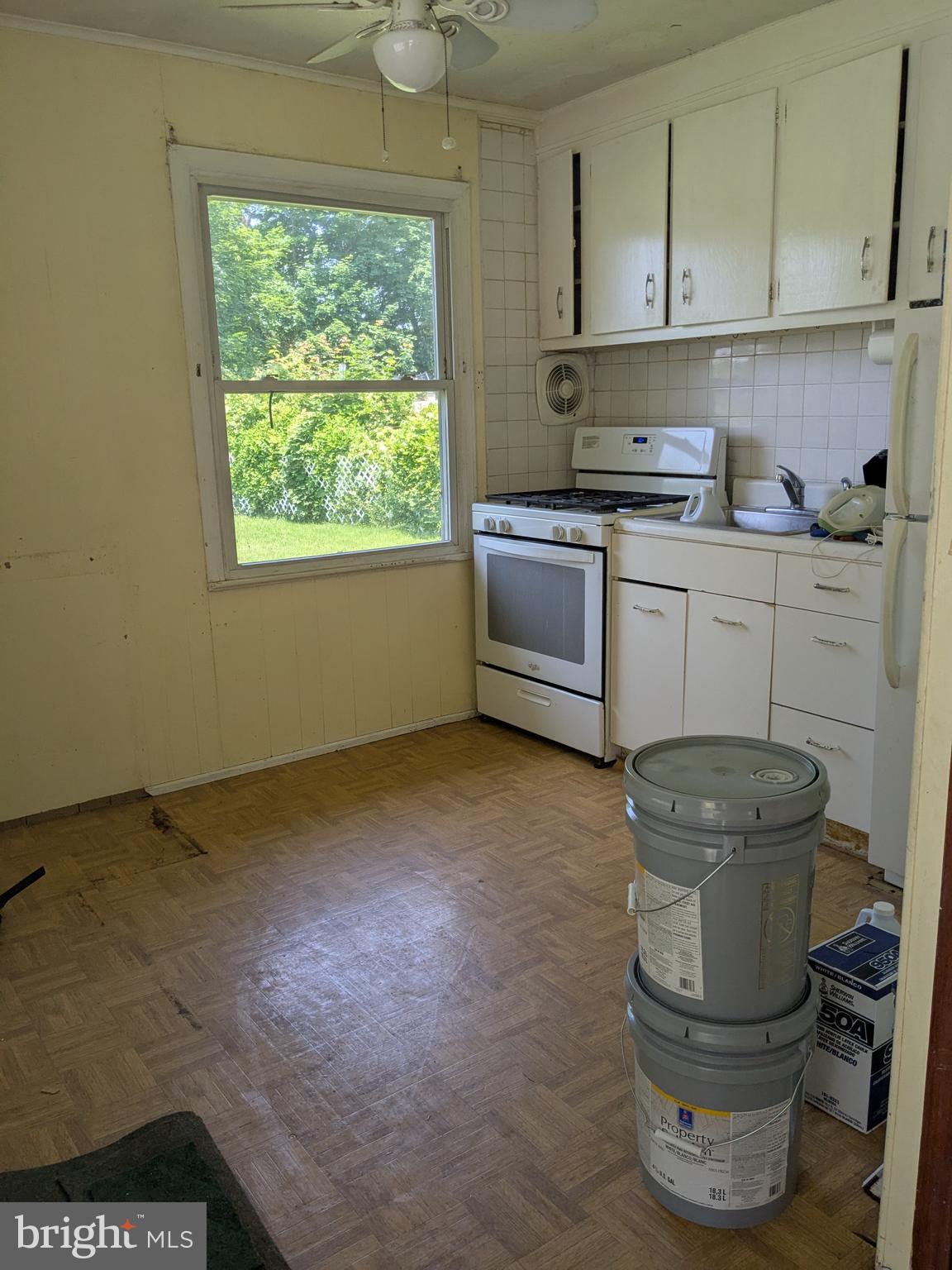 195 Franklyn Road Trenton, NJ 08628 - Photo 6 of 22 Gallery Image 6