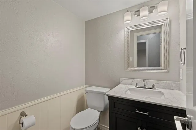 $430,000 | 4 Hickory Hills Boulevard, Hickory Creek, TX 75065